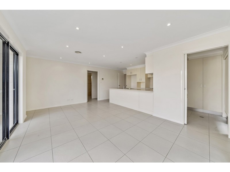 67 Patrick White Circuit, Franklin ACT 2913