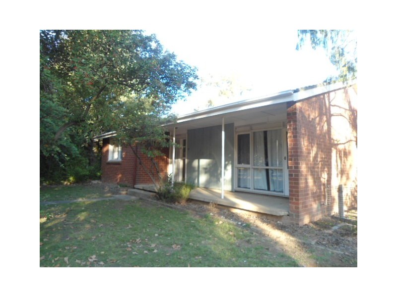 4 Murdoch Street, Lyneham ACT 2602
