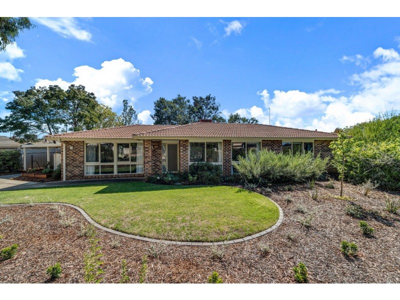1 Capella Crescent, Giralang ACT 2617