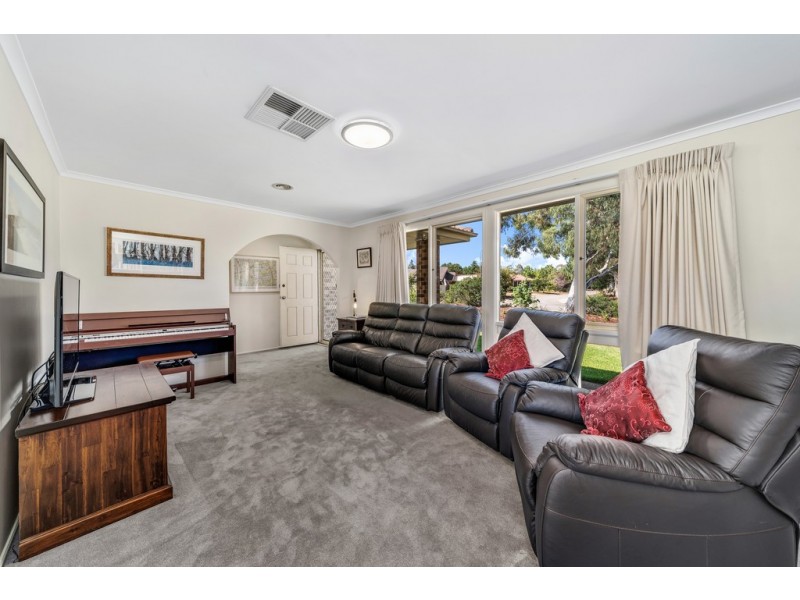 1 Capella Crescent, Giralang ACT 2617