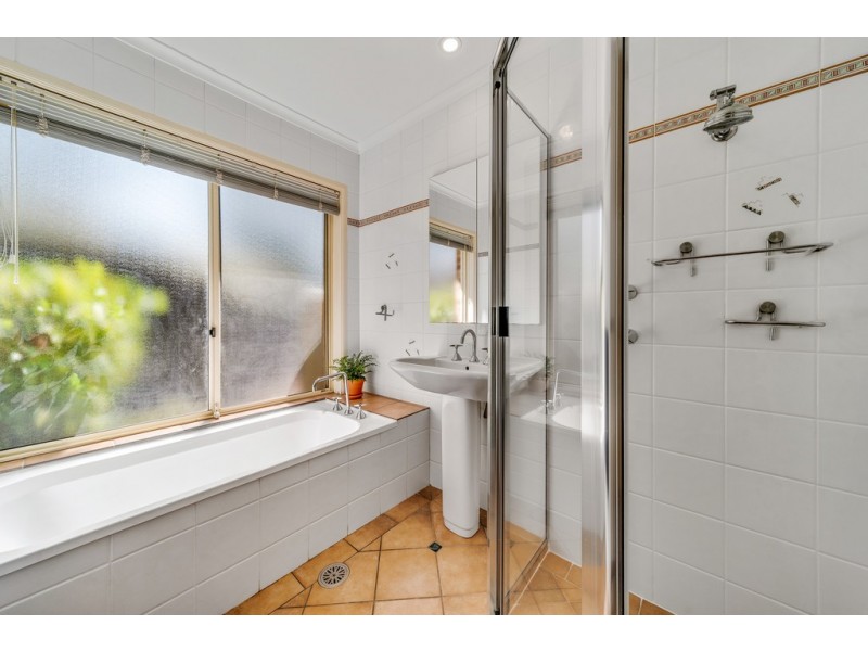 1 Capella Crescent, Giralang ACT 2617
