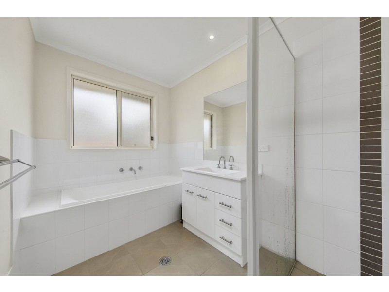 52 Dagmar Berne Street, Macgregor ACT 2615
