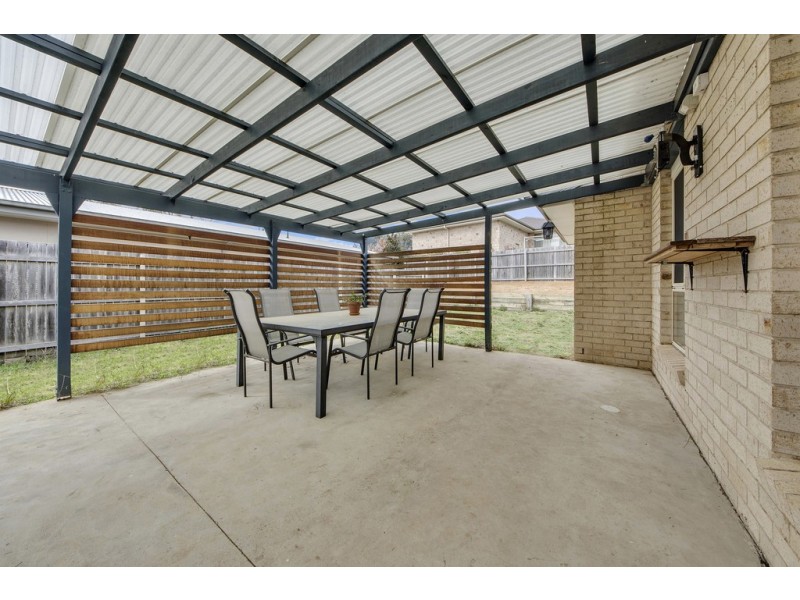 52 Dagmar Berne Street, Macgregor ACT 2615