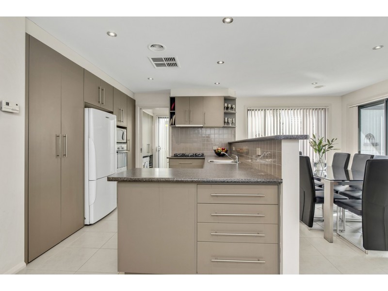 8/3 Charles Place, Gordon ACT 2906