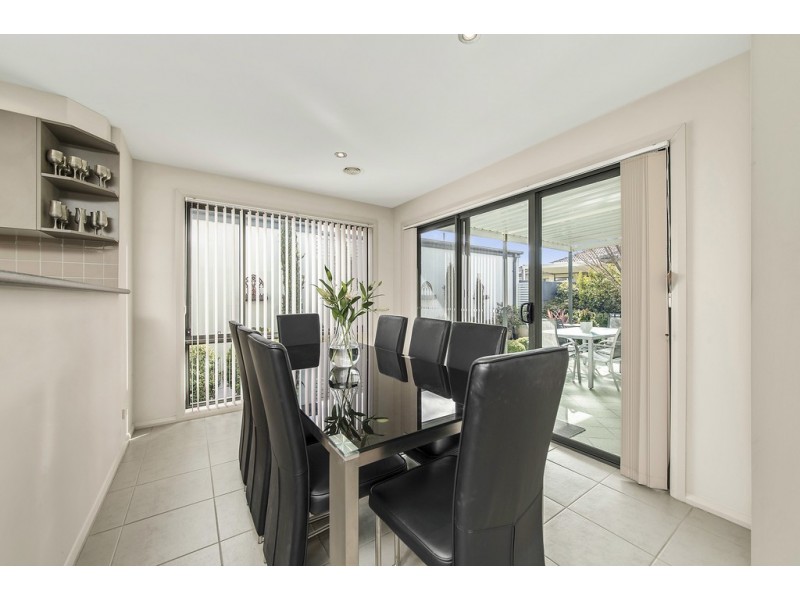 8/3 Charles Place, Gordon ACT 2906