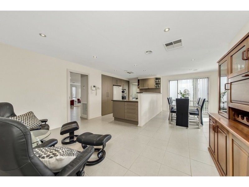 8/3 Charles Place, Gordon ACT 2906