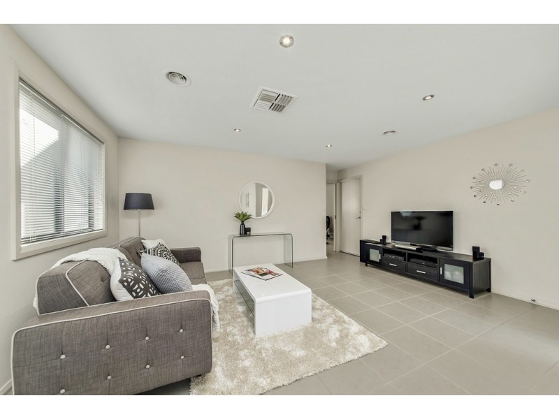 8/3 Charles Place, Gordon ACT 2906