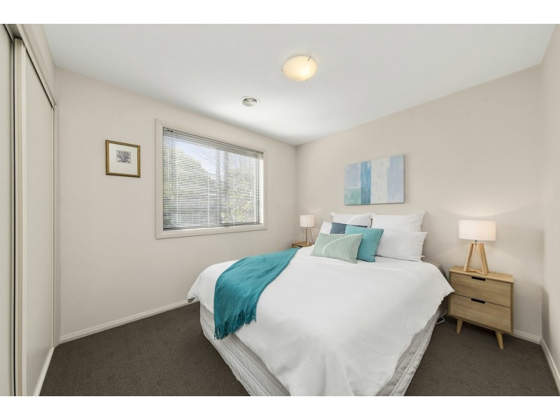 8/3 Charles Place, Gordon ACT 2906