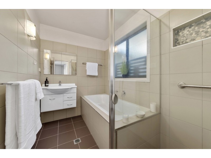 8/3 Charles Place, Gordon ACT 2906