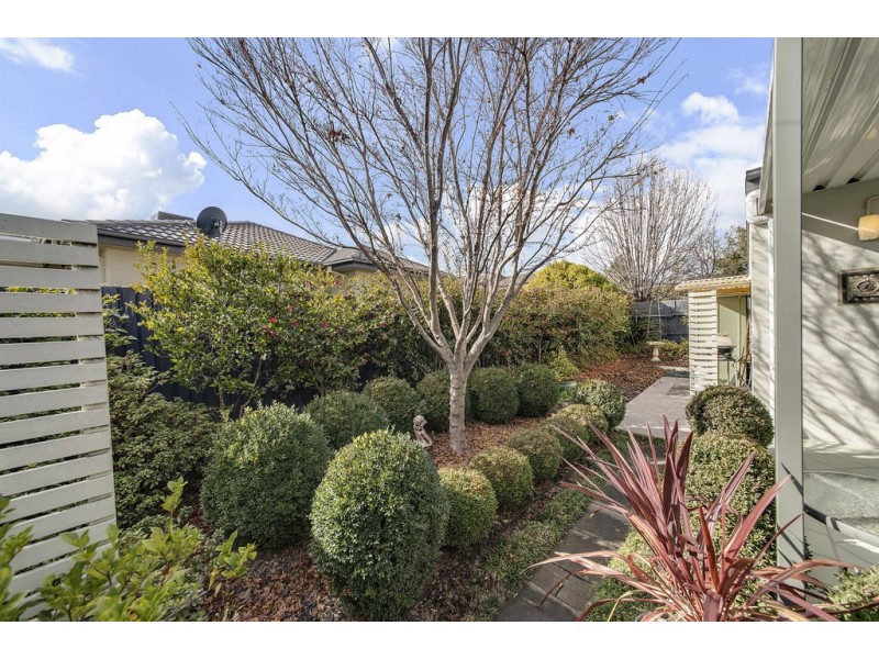 8/3 Charles Place, Gordon ACT 2906