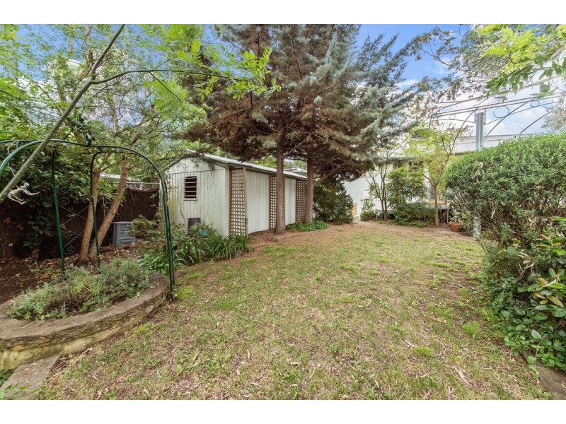 6 Pope Street, Hughes ACT 2605