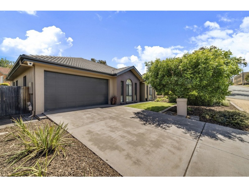 26b Robson Street, Garran ACT 2605