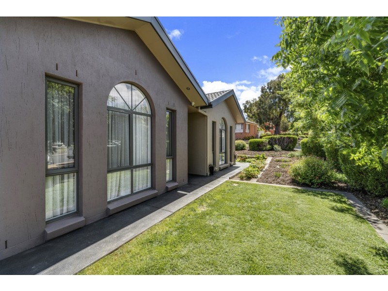 26b Robson Street, Garran ACT 2605
