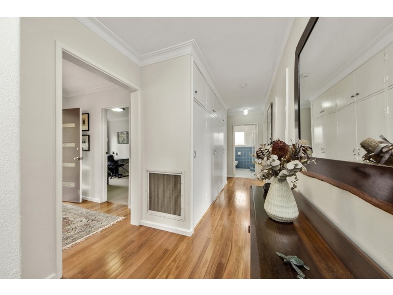 9 Flanagan Street, Garran ACT 2605