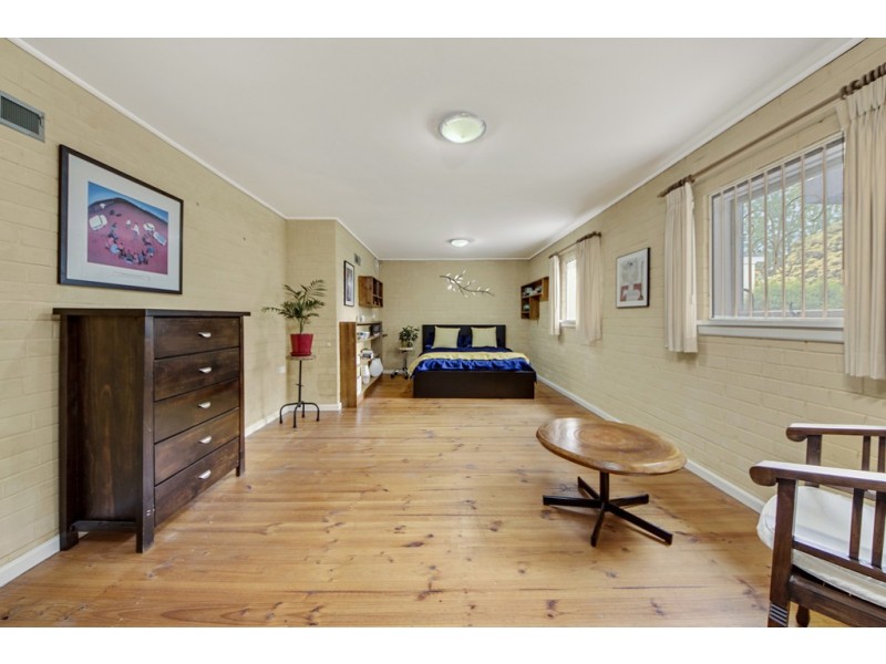 9 Flanagan Street, Garran ACT 2605