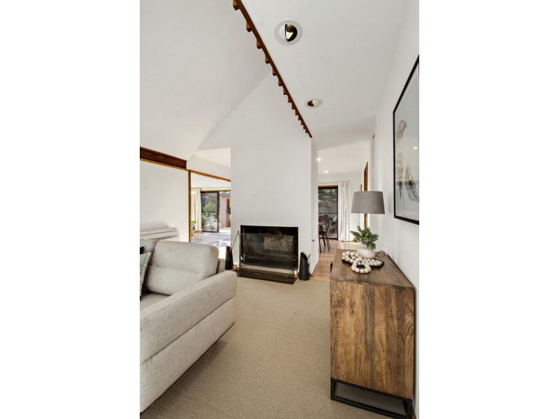 64 Brereton Street, Garran ACT 2605