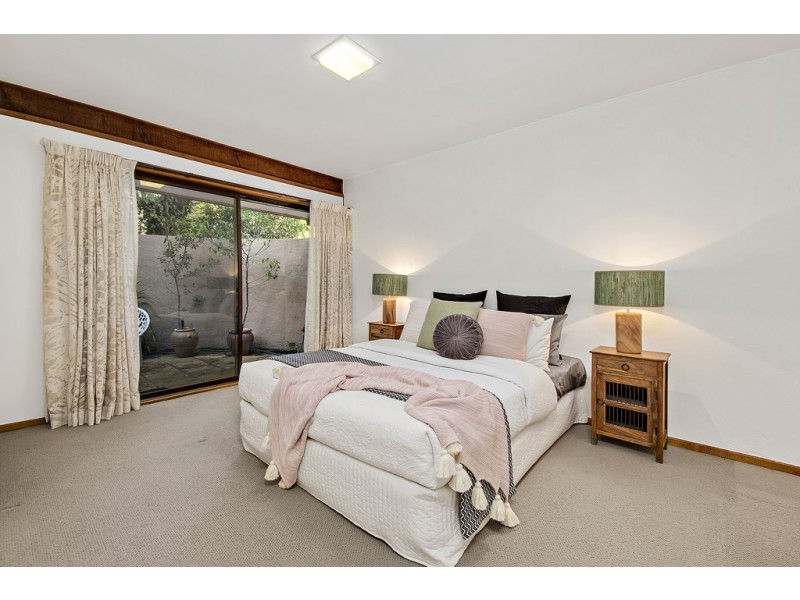 64 Brereton Street, Garran ACT 2605