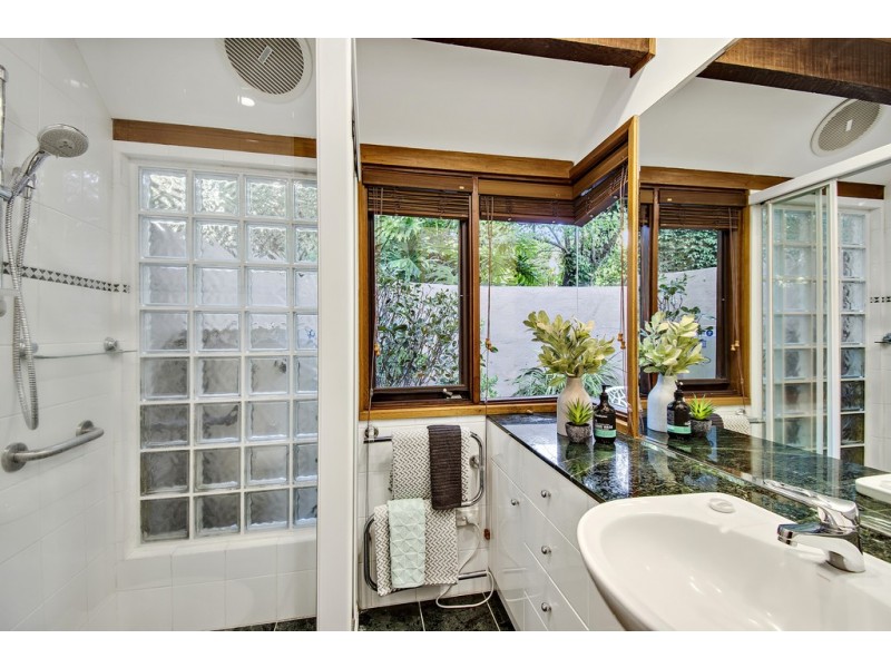 64 Brereton Street, Garran ACT 2605