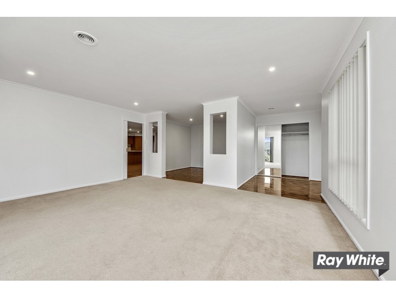 33 Shrivell Circuit, Dunlop ACT 2615