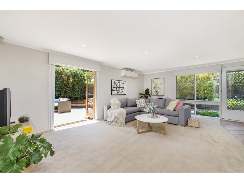 60 Bacchus Circuit, Kambah ACT 2902