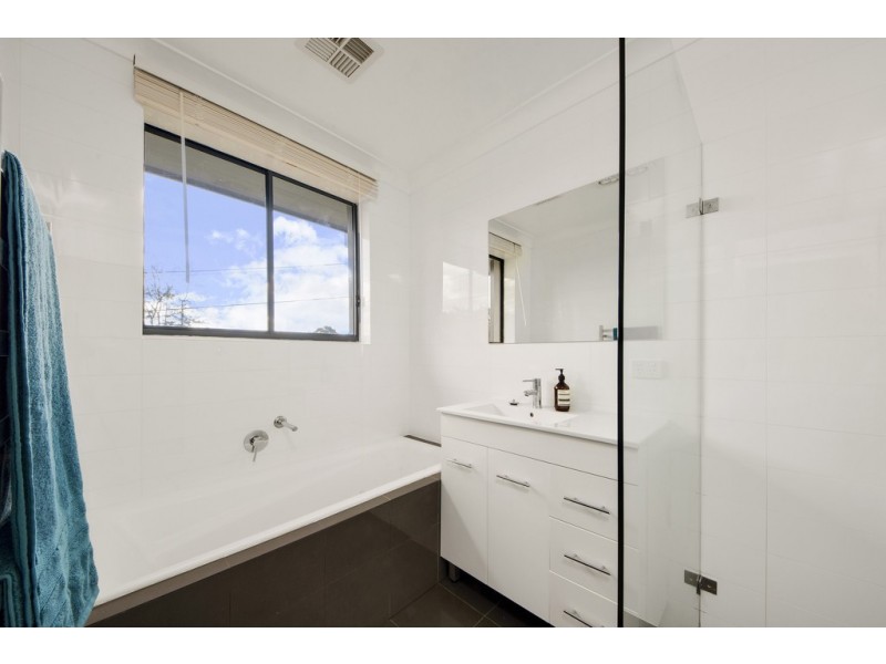 48 Curlewis Crescent, Garran ACT 2605