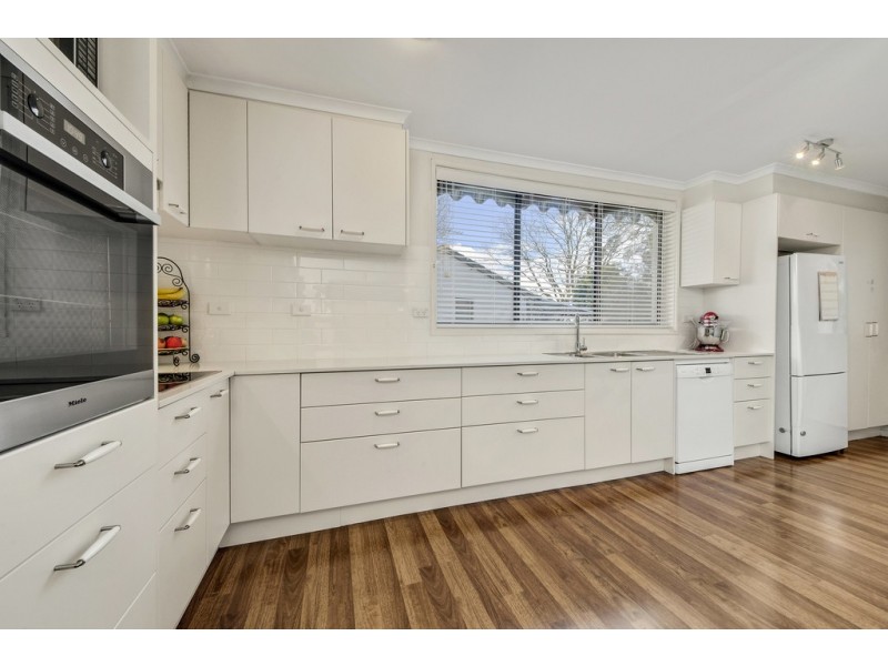 70 Groom Place, Hughes ACT 2605