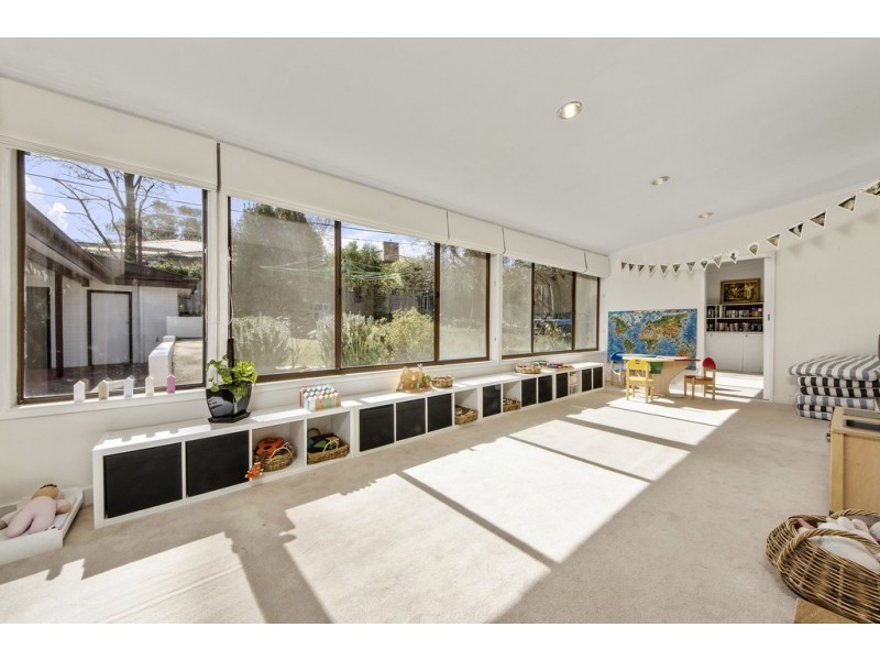 70 Groom Place, Hughes ACT 2605