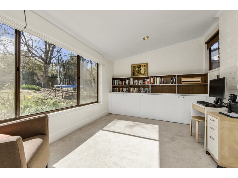 70 Groom Place, Hughes ACT 2605