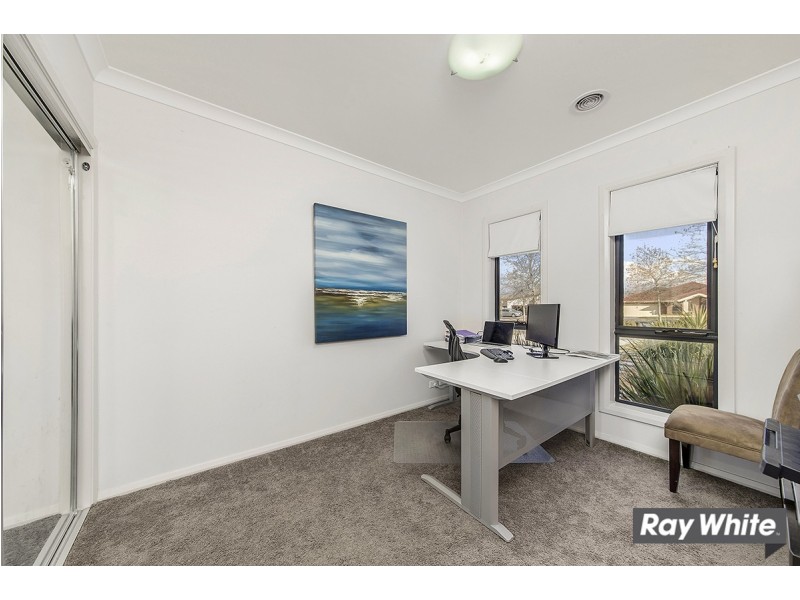 22 Macfarlane Burnet Avenue, Macgregor ACT 2615