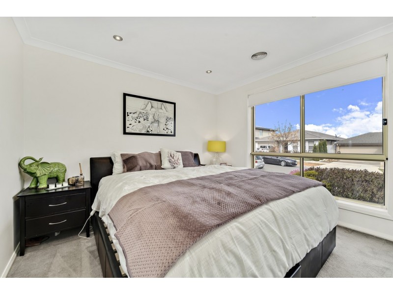 8 Hinde Street, Franklin ACT 2913