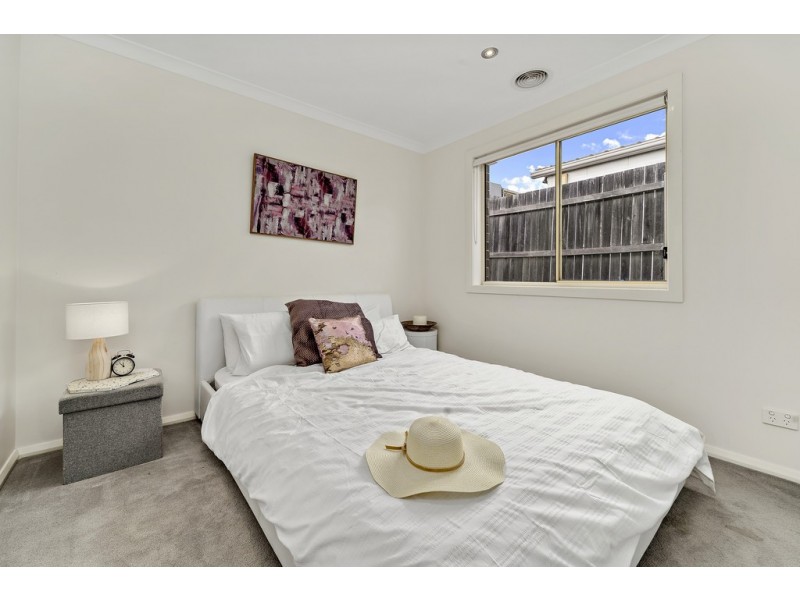 8 Hinde Street, Franklin ACT 2913