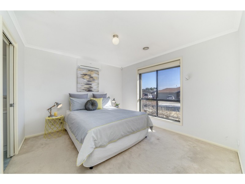 25 Lovely Close, Dunlop ACT 2615