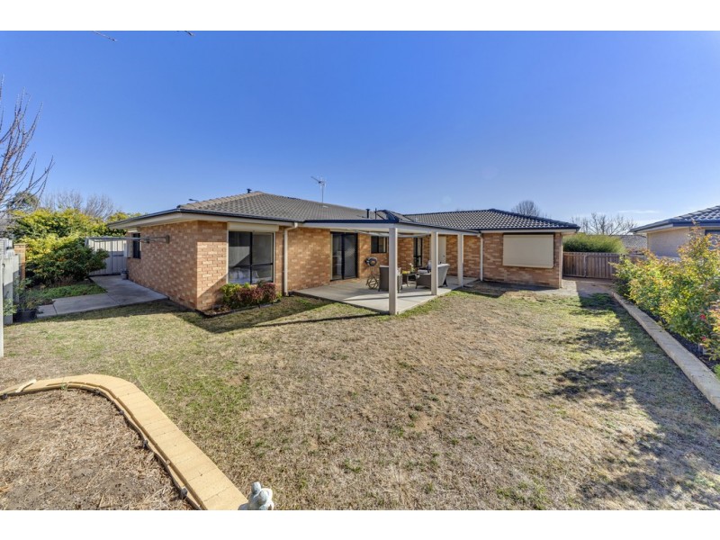 25 Lovely Close, Dunlop ACT 2615