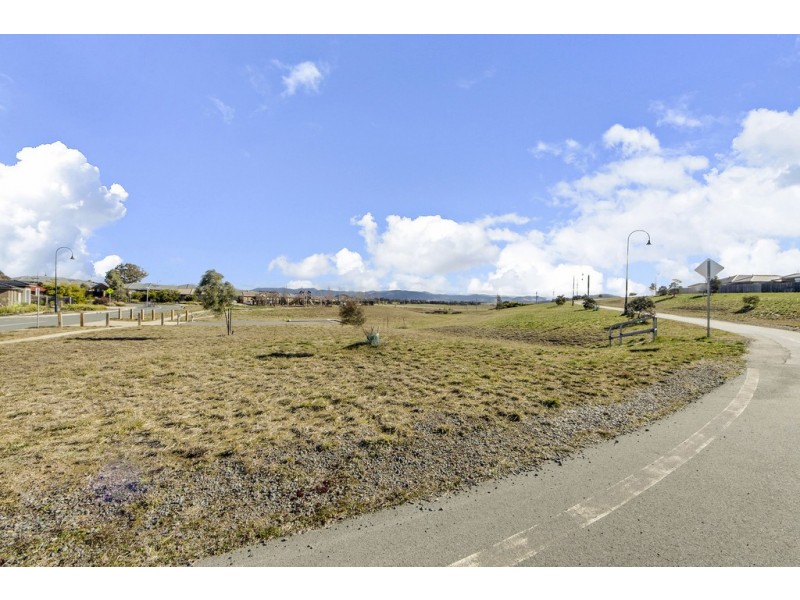 177 Macfarlane Burnet Avenue, Macgregor ACT 2615