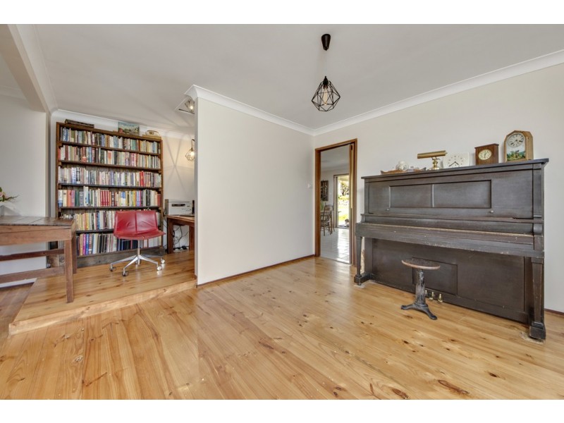 18 Lenehan Street, Giralang ACT 2617