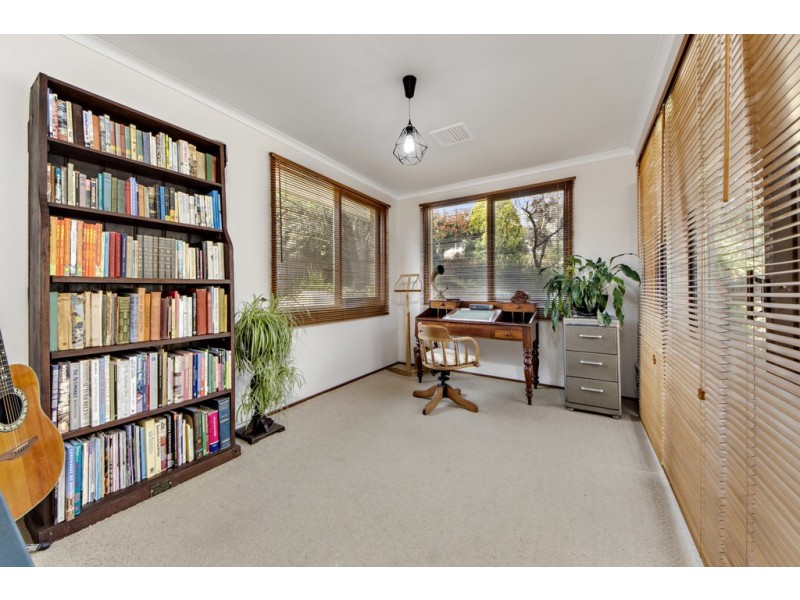 18 Lenehan Street, Giralang ACT 2617