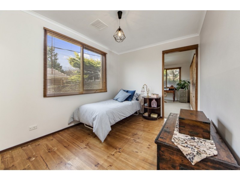 18 Lenehan Street, Giralang ACT 2617