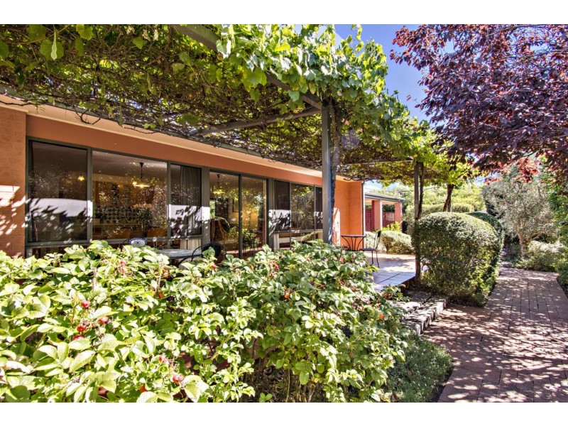 15 Cardew Crescent, Holder ACT 2611