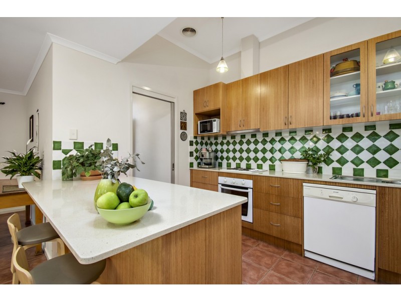 15 Cardew Crescent, Holder ACT 2611