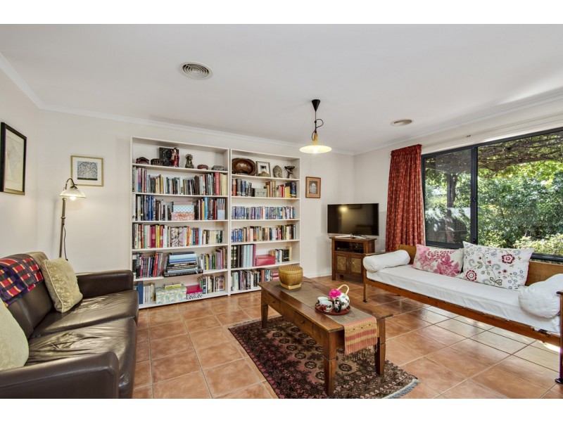 15 Cardew Crescent, Holder ACT 2611