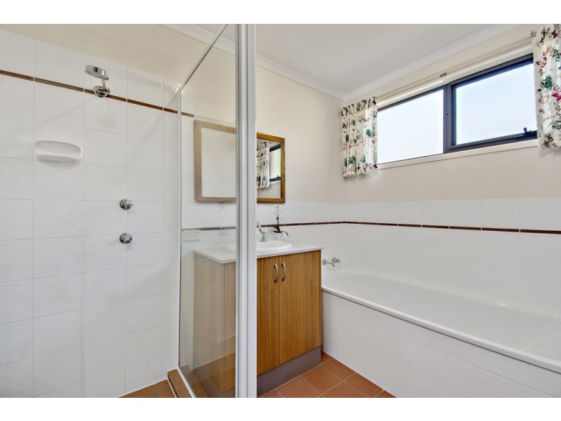 15 Cardew Crescent, Holder ACT 2611