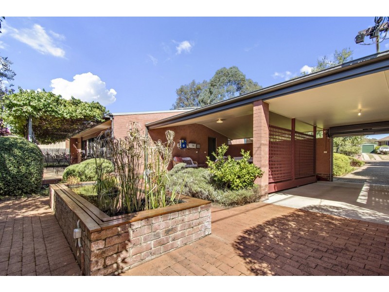 15 Cardew Crescent, Holder ACT 2611