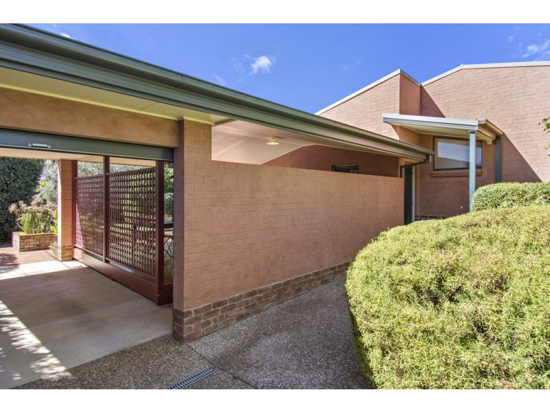 15 Cardew Crescent, Holder ACT 2611