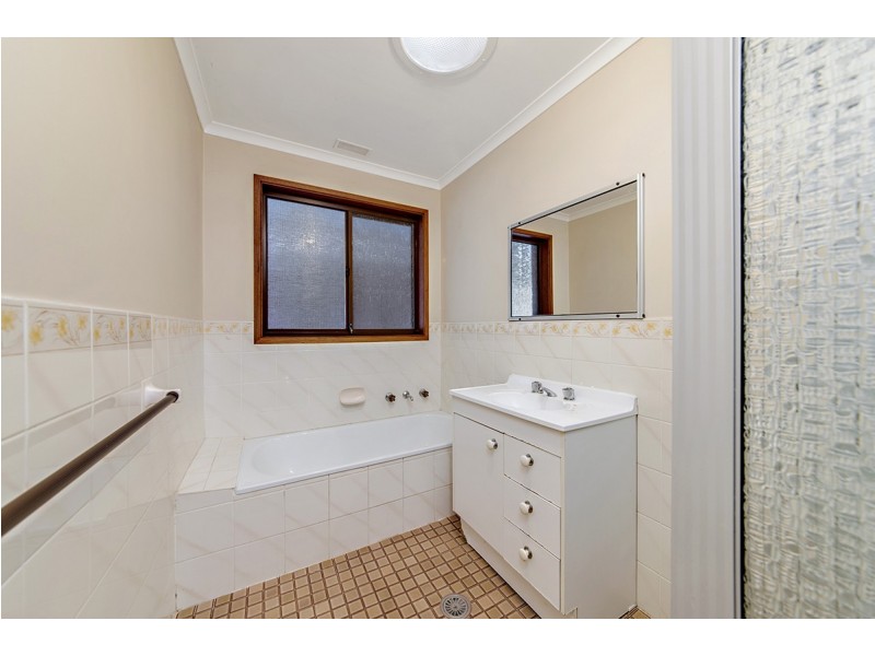 20 Tattersall Crescent, Florey ACT 2615