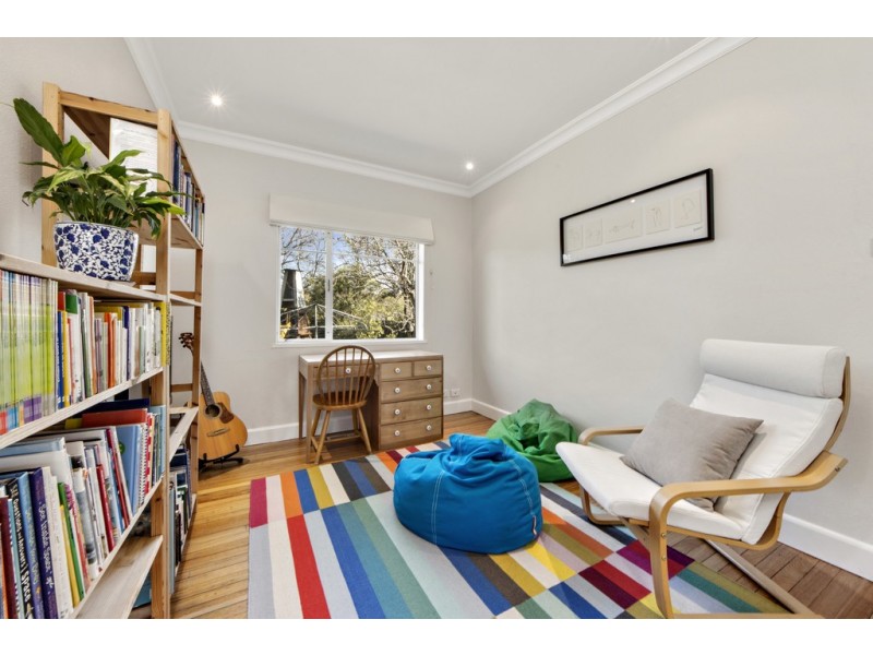 5 Leane Street, Hughes ACT 2605