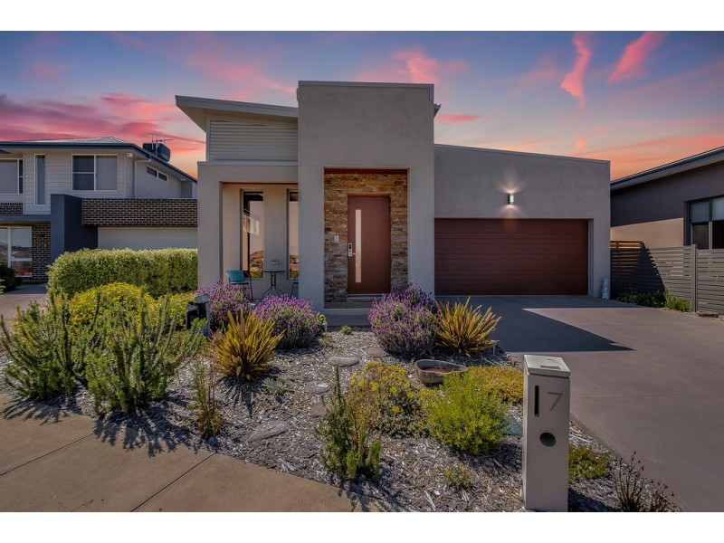 7 Foy Street, Forde ACT 2914