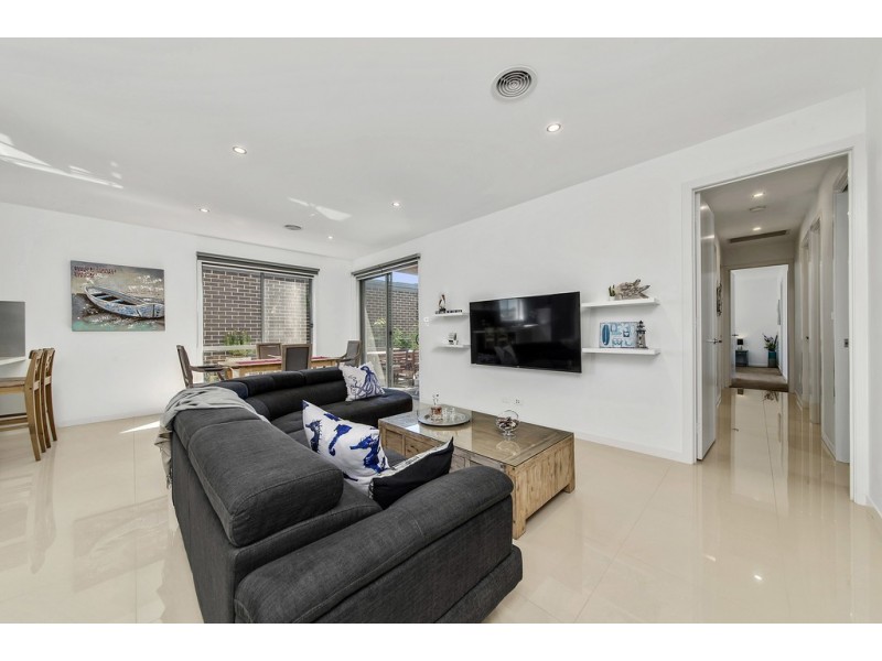 7 Foy Street, Forde ACT 2914