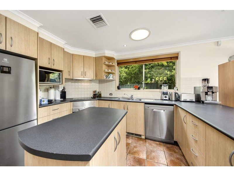 10 Mayo Street, Weetangera ACT 2614