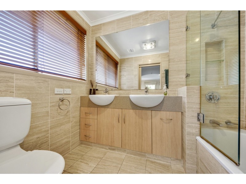10 Mayo Street, Weetangera ACT 2614