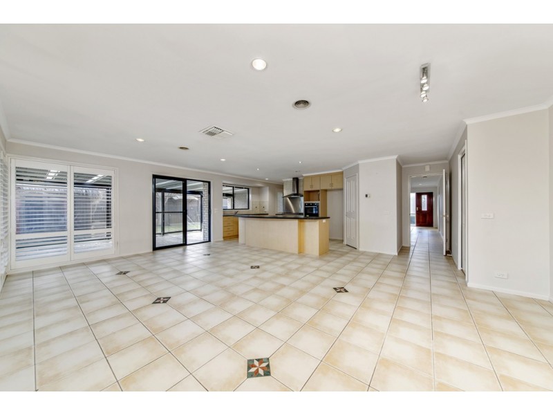 15 Coolgardie Street, Dunlop ACT 2615